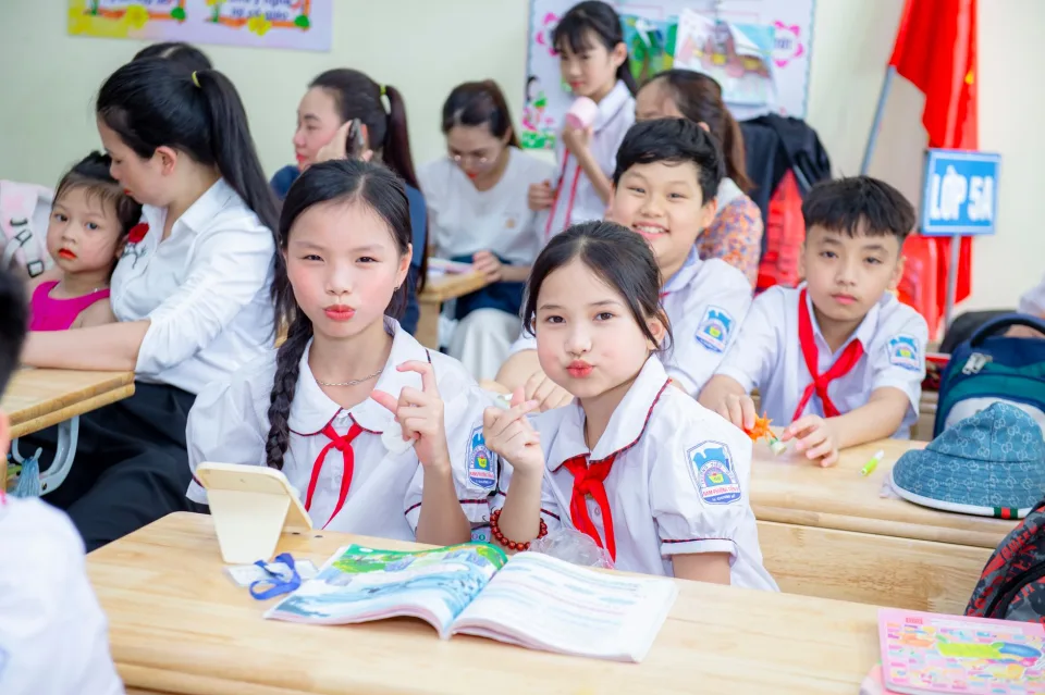 Sinh viên học tiếng Anh tại Ms.huong English's House